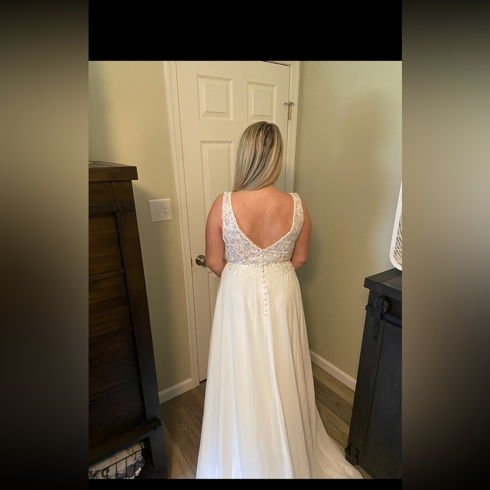 Wedding Dress - Picture 7 of 7